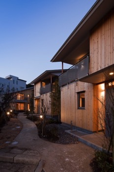  View towards house A from the entrance of the pedestrian path 